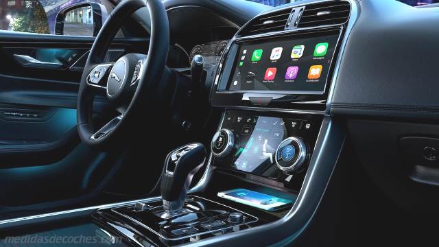 Detalle interior del Jaguar XE