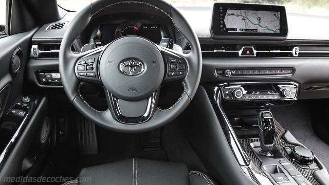 Detalle interior del Toyota GR Supra