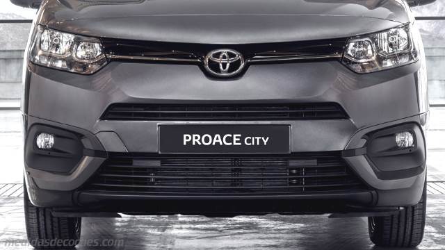 Detalle interior del Toyota Proace City Verso Media