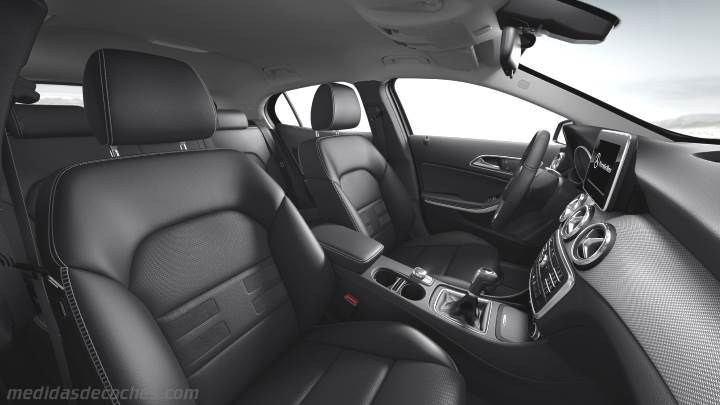 Interior Mercedes-Benz GLA 2014