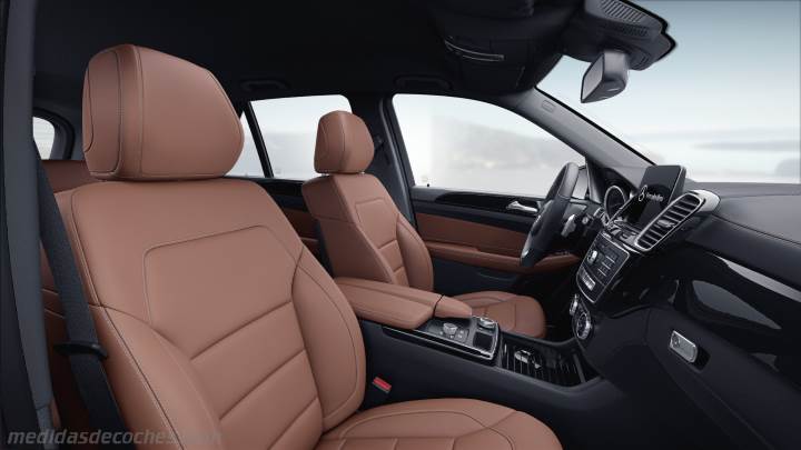 Interior Mercedes-Benz GLE SUV 2015
