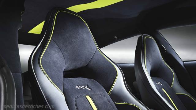 Detalle interior del Aston-Martin Rapide AMR