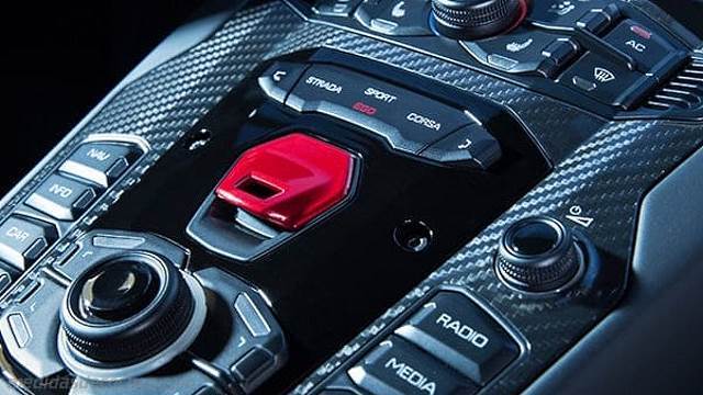 Detalle interior del Lamborghini Aventador S Coupé