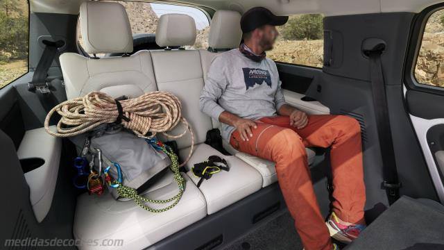 Detalle interior del Land-Rover Defender 130