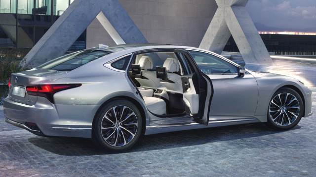 Detalle exterior del Lexus LS