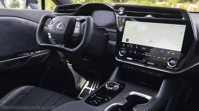 Detalle interior del Lexus RZ