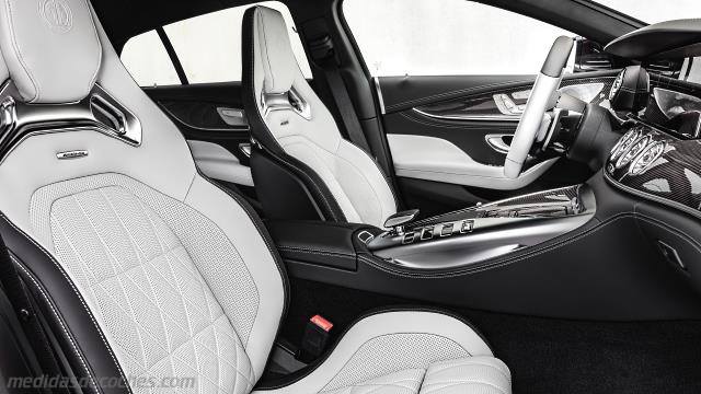 Detalle interior del Mercedes-Benz AMG GT 4 puertas Coupé