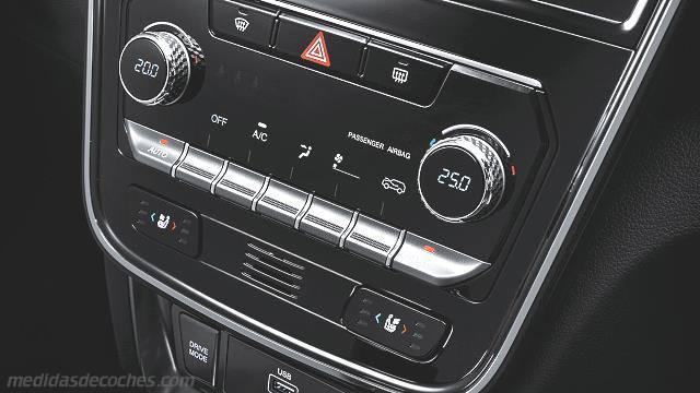 Detalle interior del SsangYong Tívol Grand
