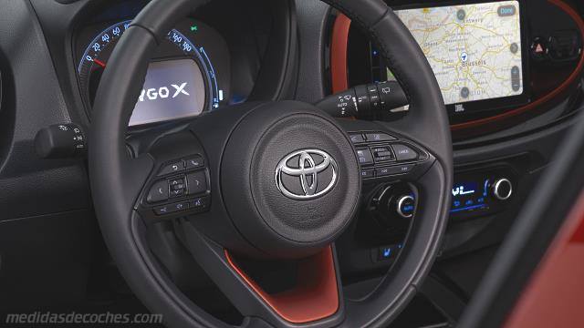 Detalle interior del Toyota Aygo X