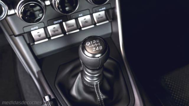 Detalle interior del Toyota GR86