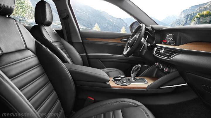 Interior Alfa-Romeo Stelvio 2017