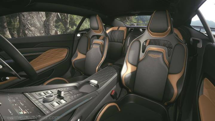 Interior Aston-Martin DB12 2024