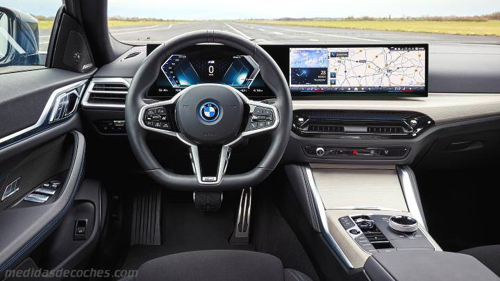 Salpicadero BMW i4 2024