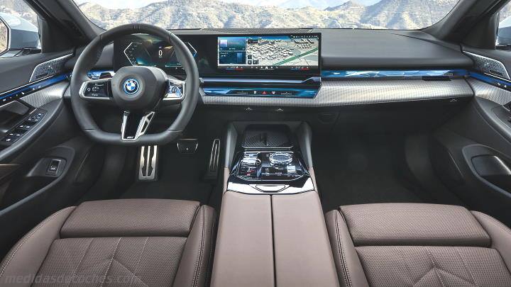 Salpicadero BMW i5 2024