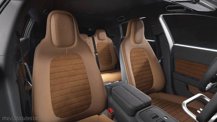 Interior Ferrari Luce 2027