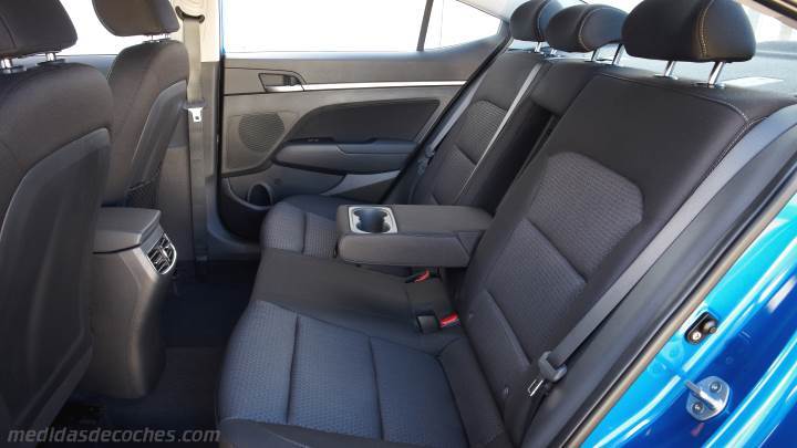 Interior Hyundai Elantra 2016