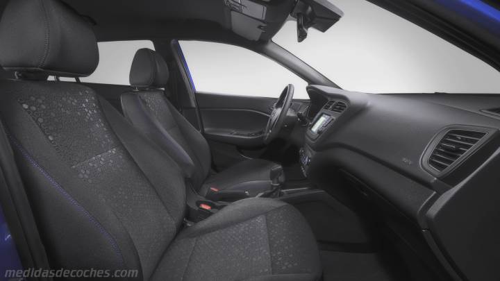 Interior Hyundai i20 Active 2018