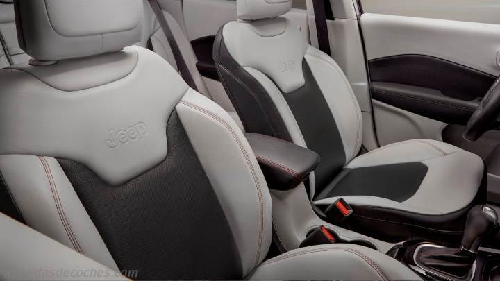 Interior Jeep Compass 2017