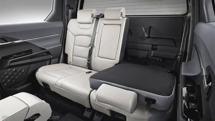 Interior KGM Musso EVX 2026