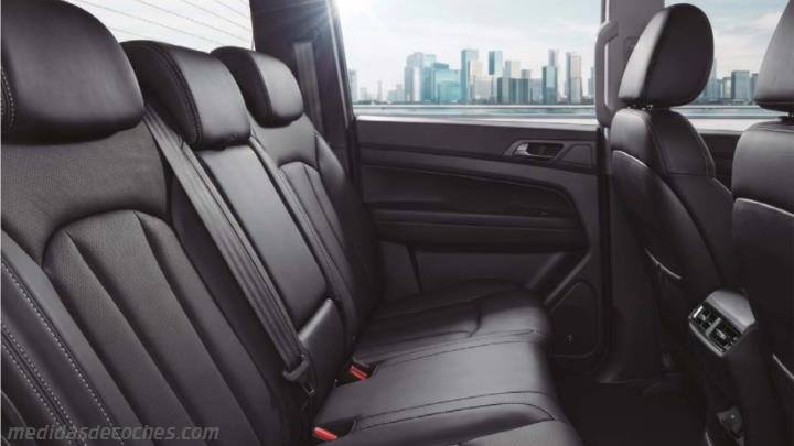 Interior KGM Musso Grand 2026