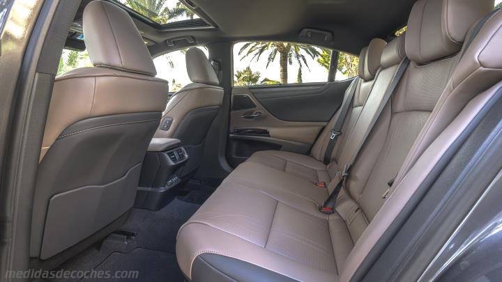 Interior Lexus ES 2022