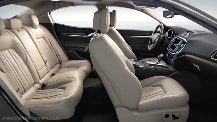 Interior Maserati Ghibli 2013