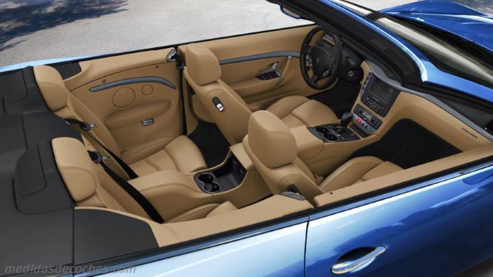 Interior Maserati GranCabrio 2010