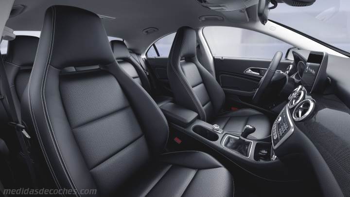 Interior Mercedes-Benz CLA Coupé 2016