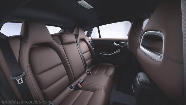 Interior Mercedes-Benz CLA Shooting Brake 2016