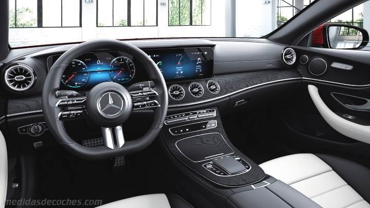 Salpicadero Mercedes-Benz Clase E Coupé 2020