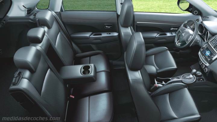 Interior Mitsubishi ASX 2017