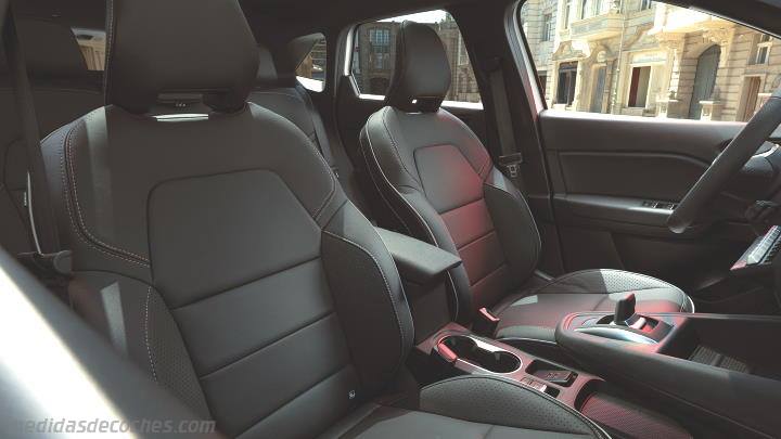 Interior Mitsubishi Grandis 2026
