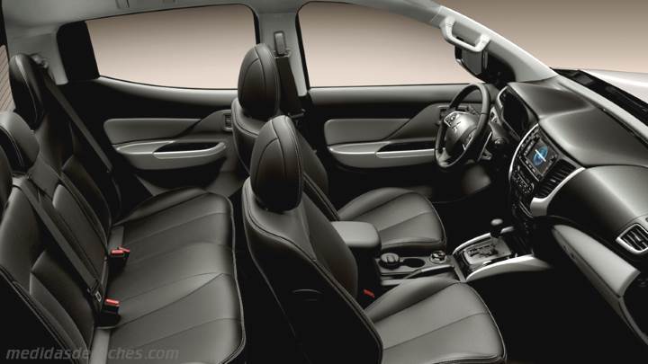 Interior Mitsubishi L200 2015