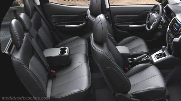 Interior Mitsubishi L200 2019