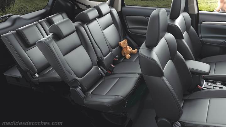 Interior Mitsubishi Outlander 2019