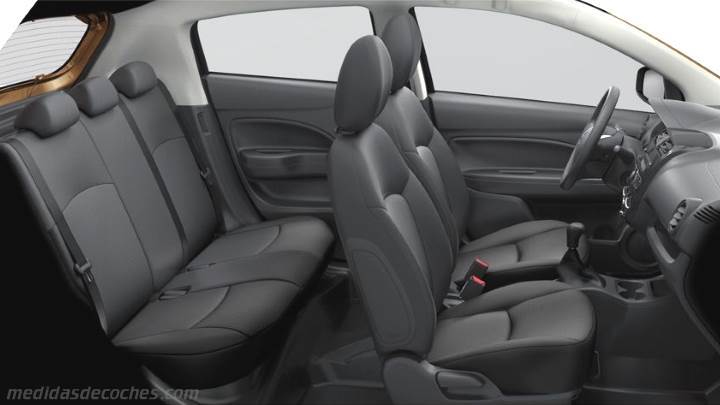 Interior Mitsubishi Space Star 2016