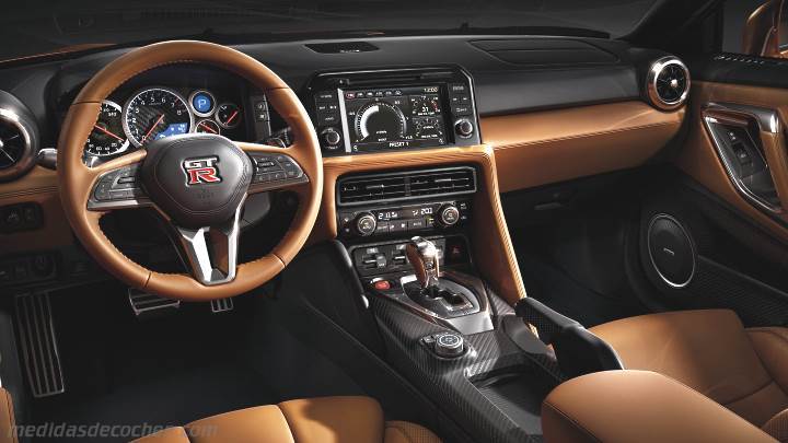 Salpicadero Nissan GT-R 2016