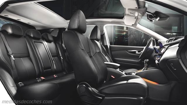 Interior Nissan Qashqai 2014