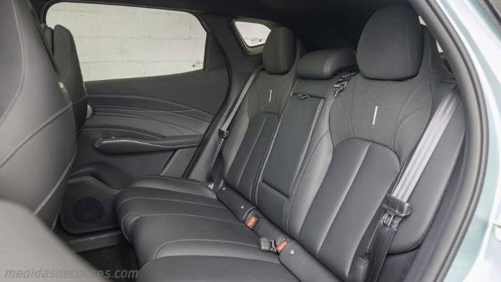 Interior Omoda 7 2026