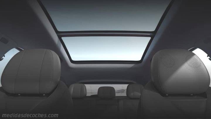 Interior Omoda 9 2026