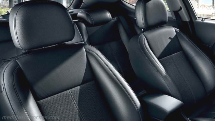 Interior Opel Astra GTC 2012