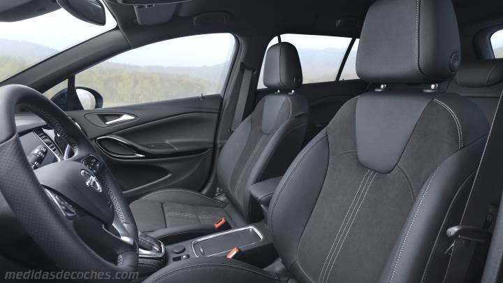 Interior Opel Astra Sports Tourer 2020