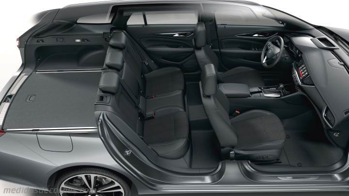 Resultado de imagen de opel insignia sport tourer interior