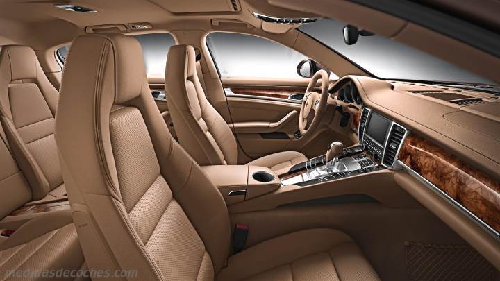 Interior Porsche Panamera 2013