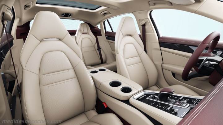Interior Porsche Panamera Executive 2021