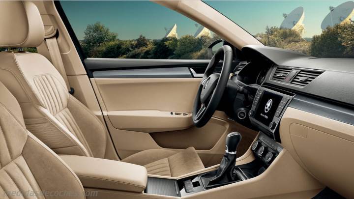 Interior Skoda Superb 2015