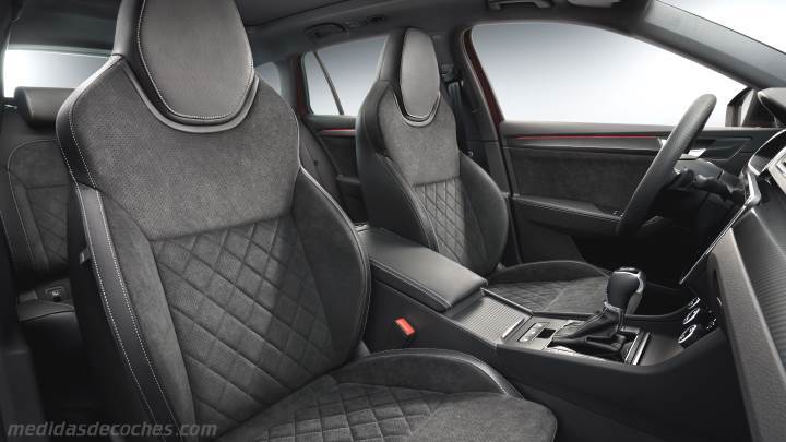 Interior Skoda Superb Combi 2019