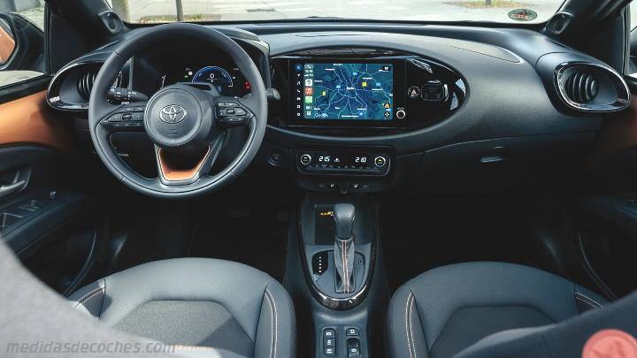 Salpicadero Toyota Aygo X Cross 2026