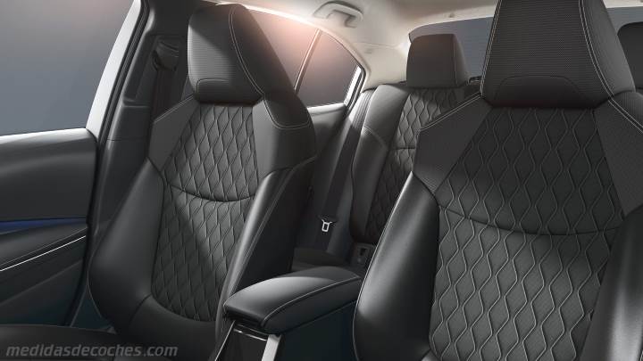 Interior Toyota Corolla Sedán 2019