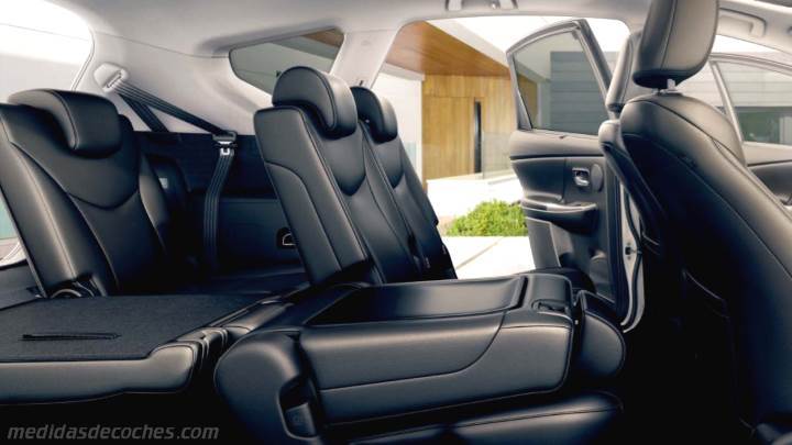 Interior Toyota Prius+ 2015